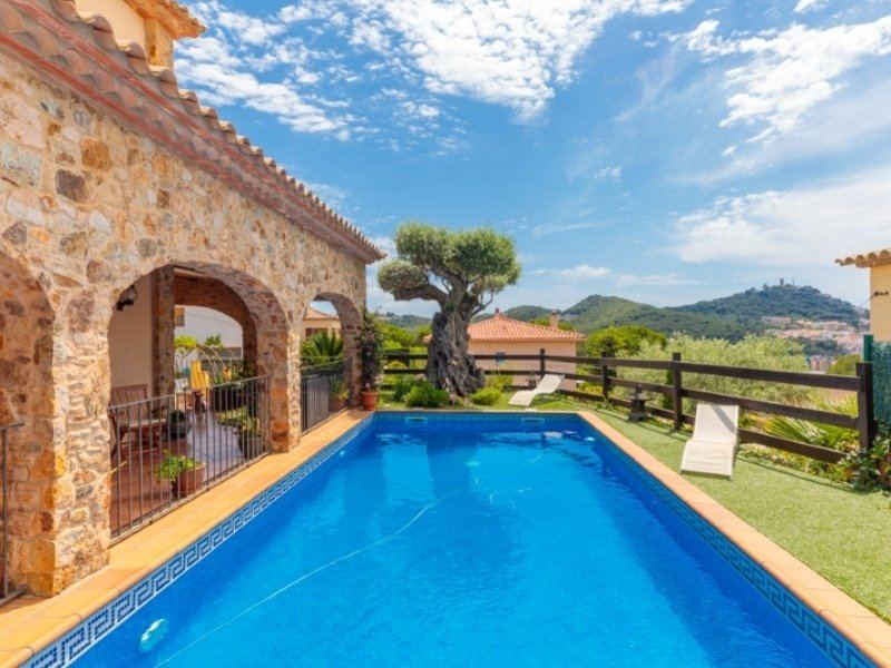 €598 000 · Вилла · 274 м² · Бланес — Noticasa — фото 3