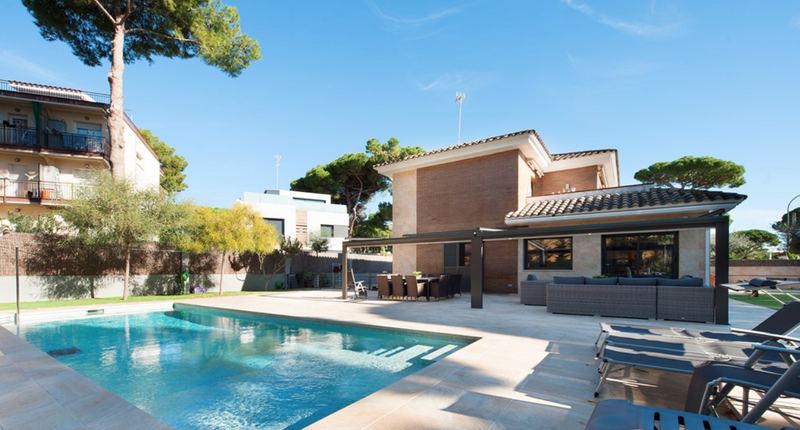 €2 150 000 · Вилла · 388 м² · Castelldefels — Noticasa