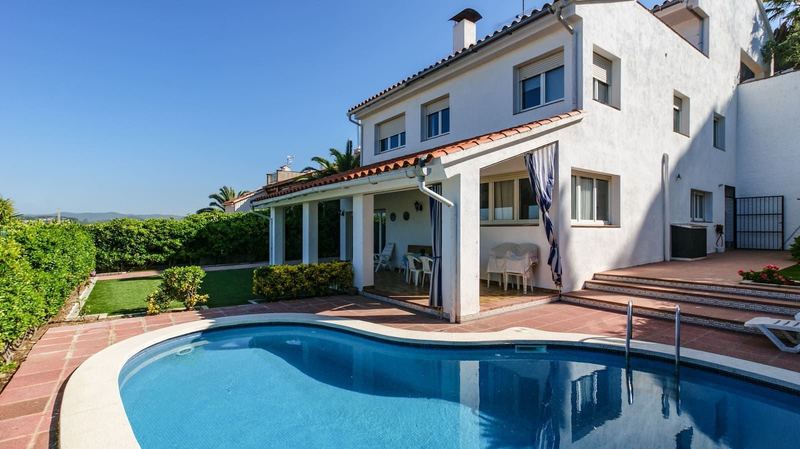 €890 000 · Вилла · 356 м² · Blanes — Noticasa