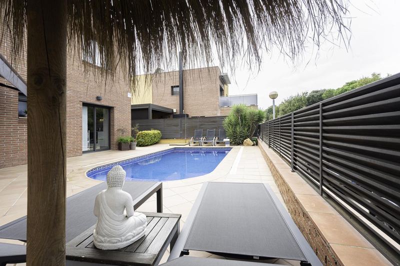 €710 000 · Вилла · 240 м² · Lloret de Mar — Noticasa