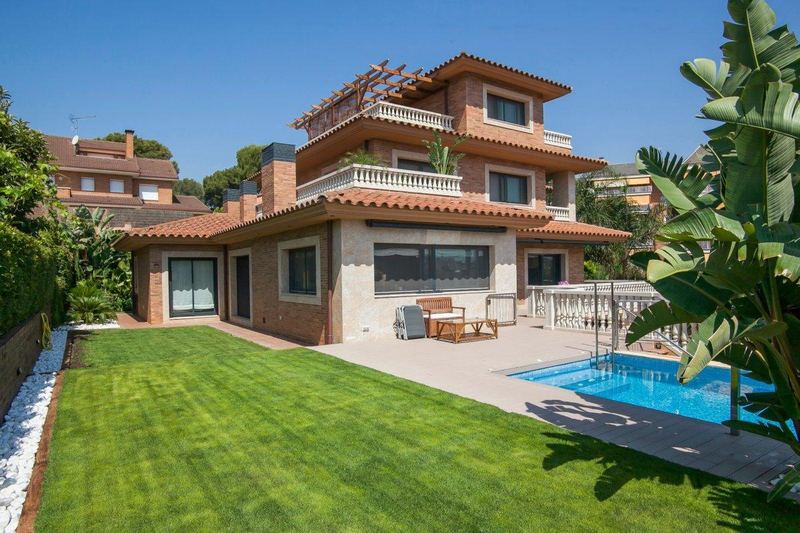€3 300 000 · Вилла · 788 м² · Castelldefels — Noticasa