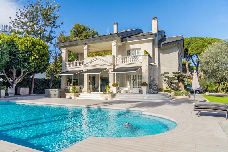 €4 750 000 · Вилла · 642 м² · Castelldefels — Noticasa