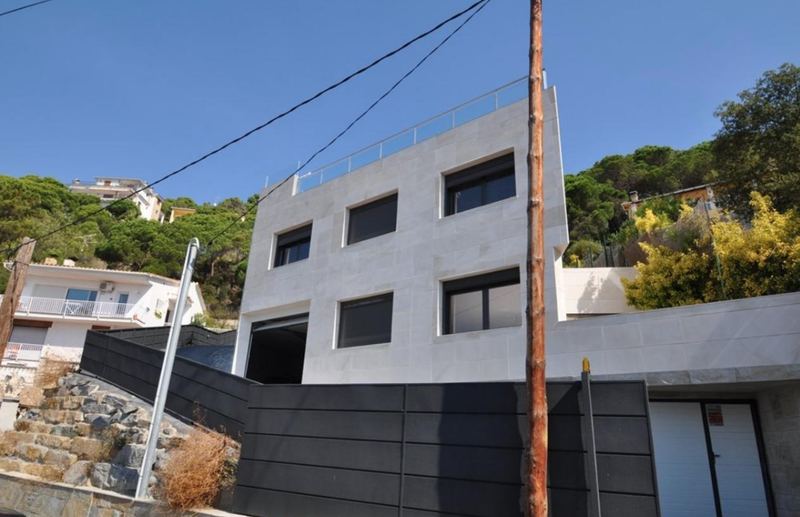 €743 000 · Вилла · 584 м² · Lloret de Mar — Noticasa
