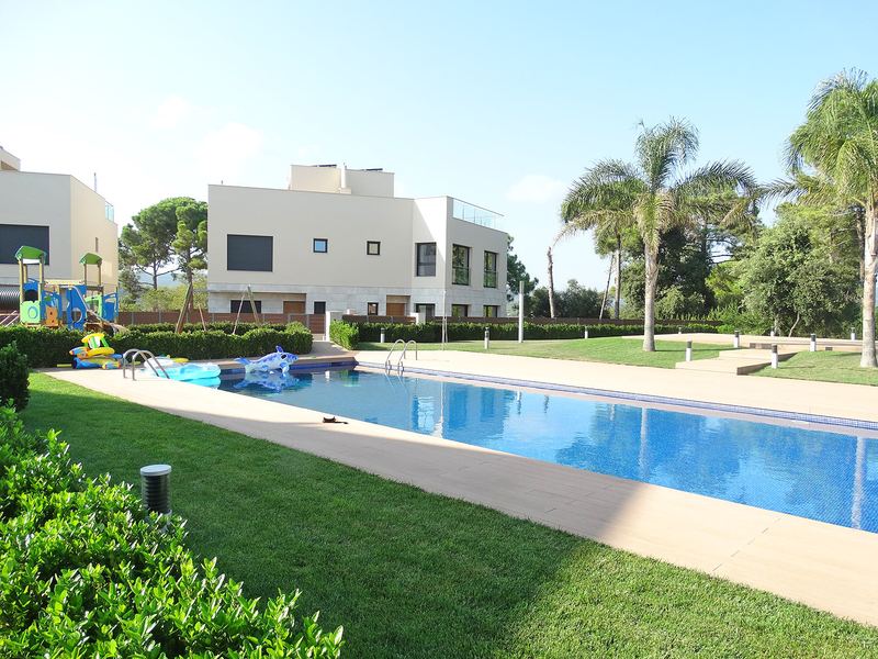 €780 000 · Таунхаус · 200 м² · Lloret de Mar — Noticasa
