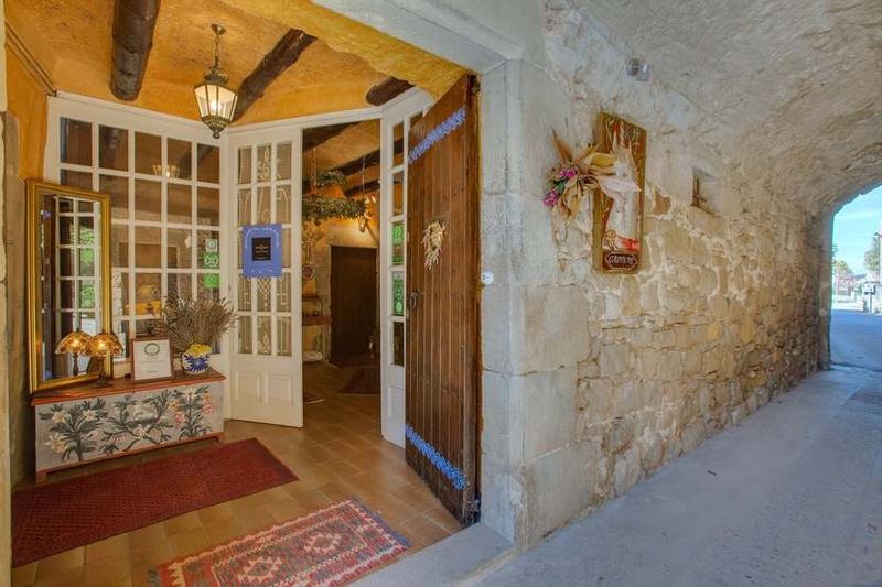 €990 000 · Коммерция · 865 м² · Girona — Noticasa