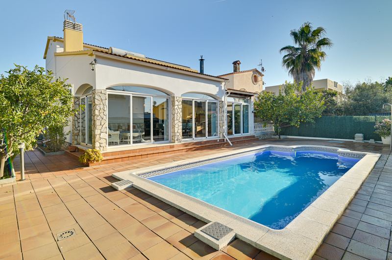 €790 000 · Вилла · 348 м² · Lloret de Mar — Noticasa