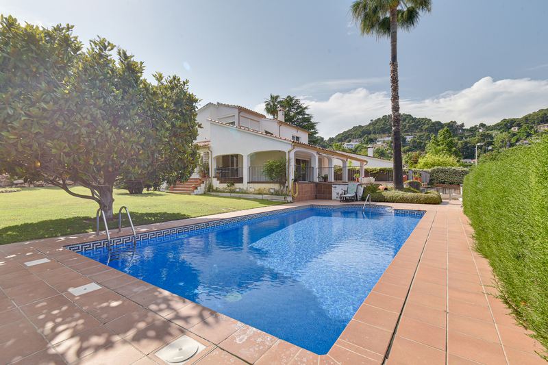 €1 400 000 · Вилла · 397 м² · Blanes — Noticasa