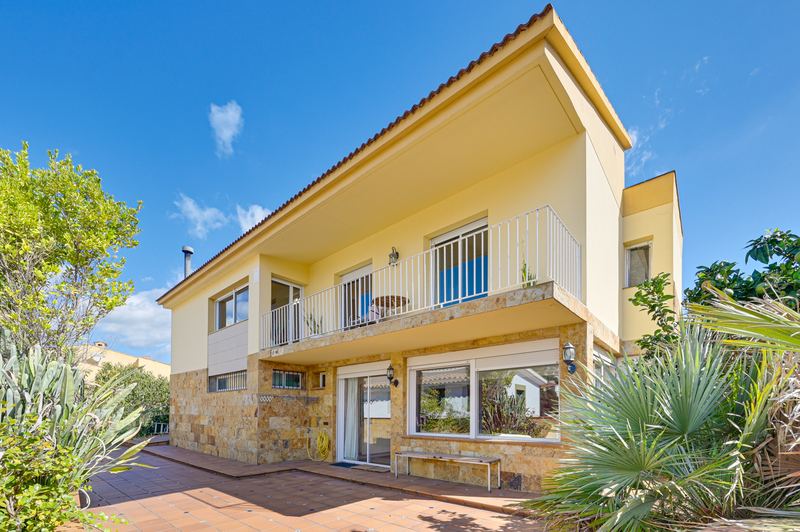 €485 000 · Вилла · 190 м² · Blanes — Noticasa