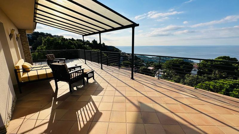 €950 000 · Вилла · Lloret de Mar — Noticasa