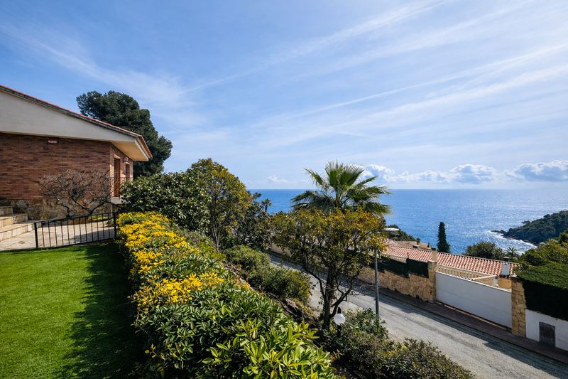 €850 000 · Вилла · 235 м² · Blanes — Noticasa
