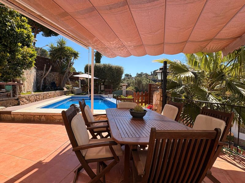 €850 000 · Вилла · 230 м² · Lloret de Mar — Noticasa