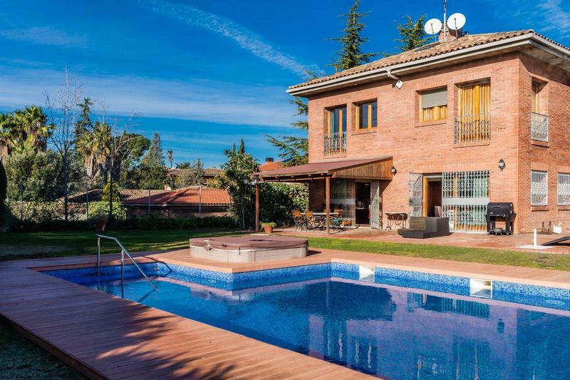 €1 295 000 · Вилла · 806 м² · Cerdanyola del Valles — Noticasa