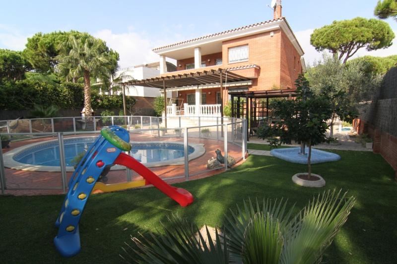 €2 425 000 · Вилла · 375 м² · Gava Mar — Noticasa