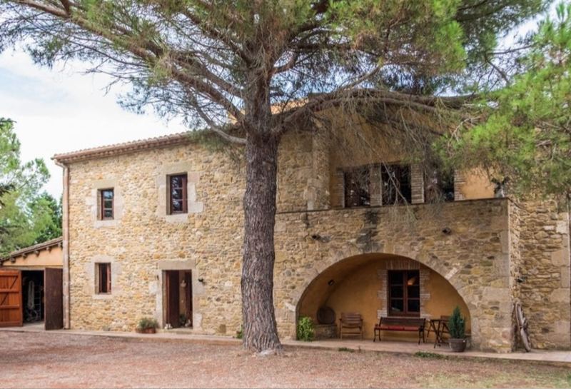 €850 000 · Вилла · 600 м² · Girona — Noticasa