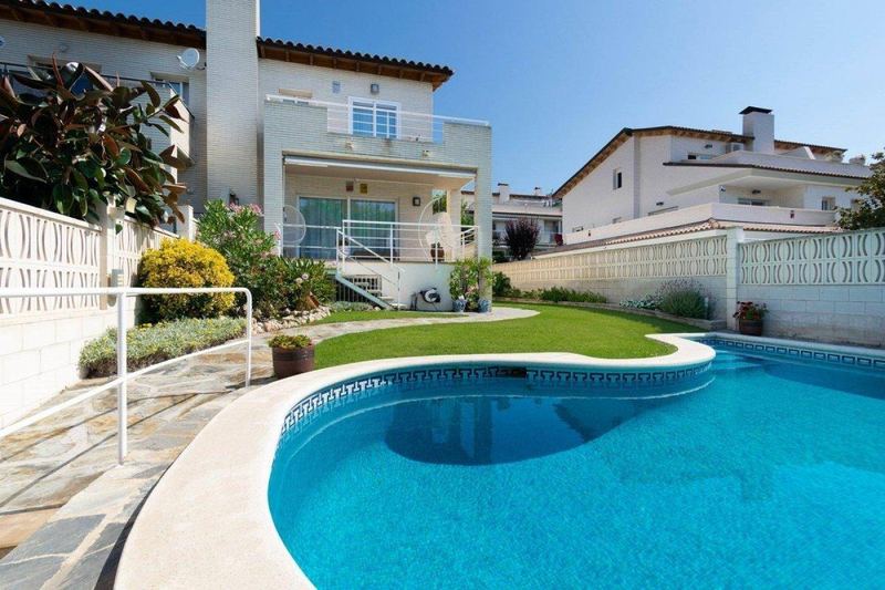 €825 000 · Таунхаус · 289 м² · Ситжес — Noticasa — фото 3