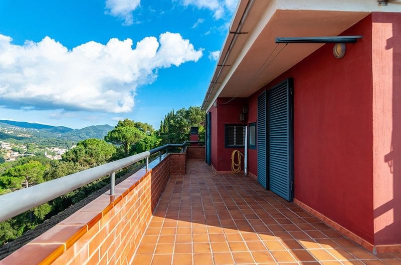 €450 000 · Вилла · 313 м² · Barcelona. Surroundings — Noticasa