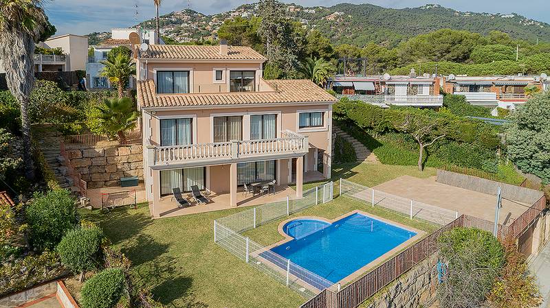 €2 300 000 · Вилла · 440 м² · Lloret de Mar — Noticasa