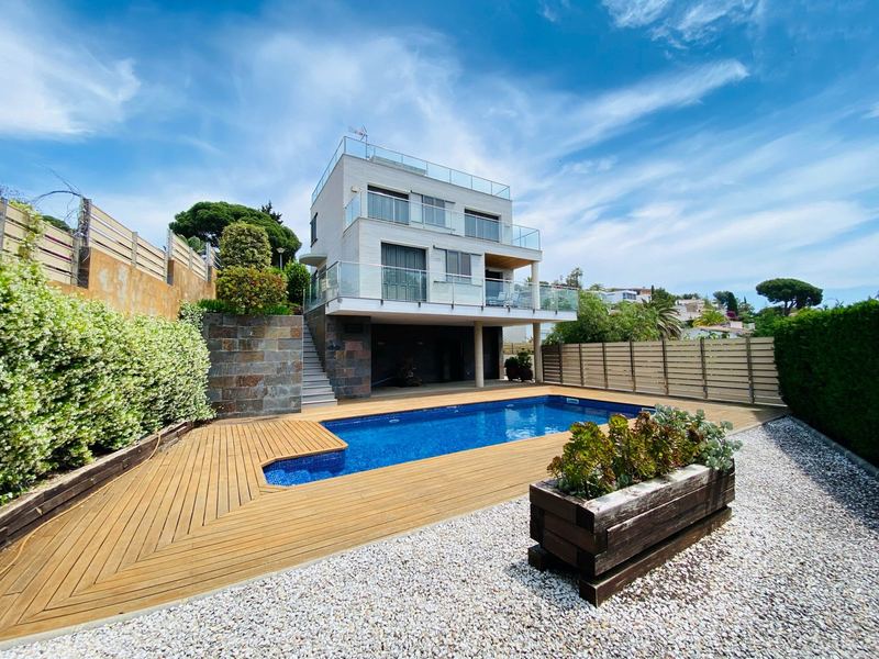 €950 000 · Вилла · 245 м² · Льорет-де-Мар — Noticasa — фото 3