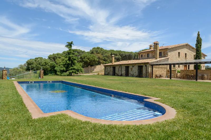 €2 250 000 · Вилла · 400 м² · Platja d'aro — Noticasa