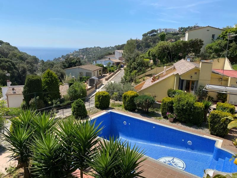 €770 000 · Вилла · 213 м² · Tossa de Mar — Noticasa
