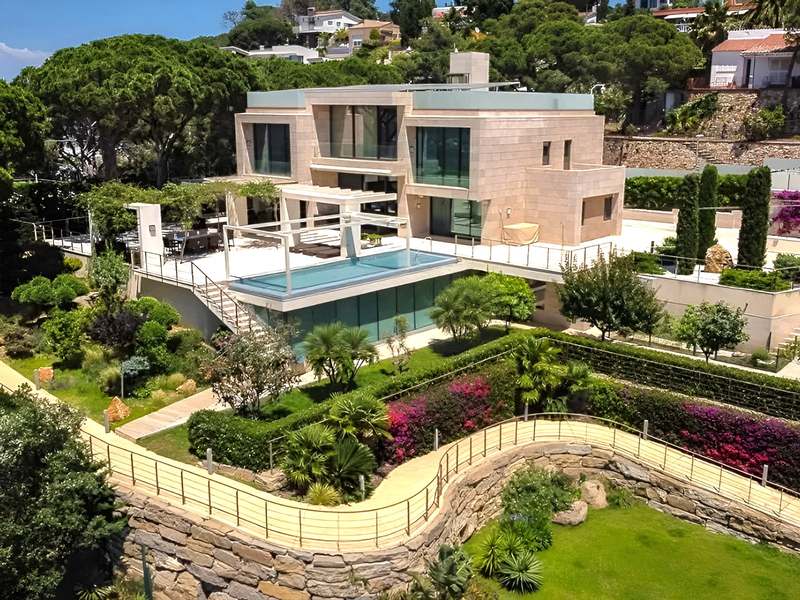 €2 400 000 · Вилла · 681 м² · Lloret de Mar — Noticasa