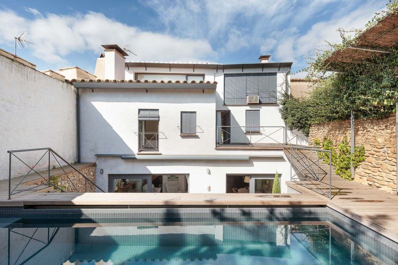 €1 195 000 · Вилла · 331 м² · Begur — Noticasa