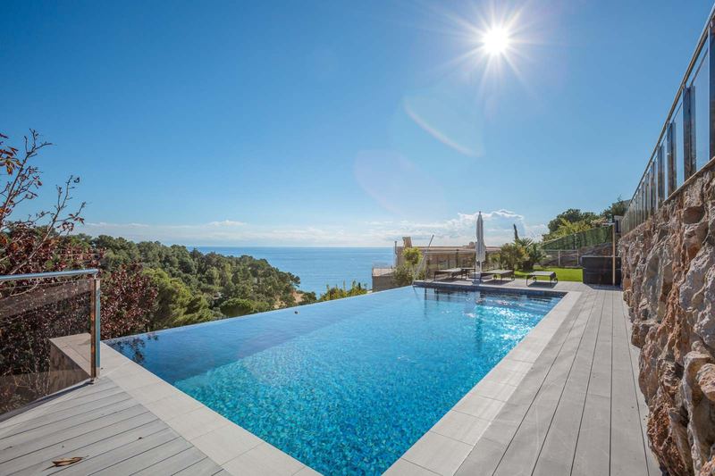 €2 550 000 · Вилла · 449 м² · Tossa de Mar — Noticasa