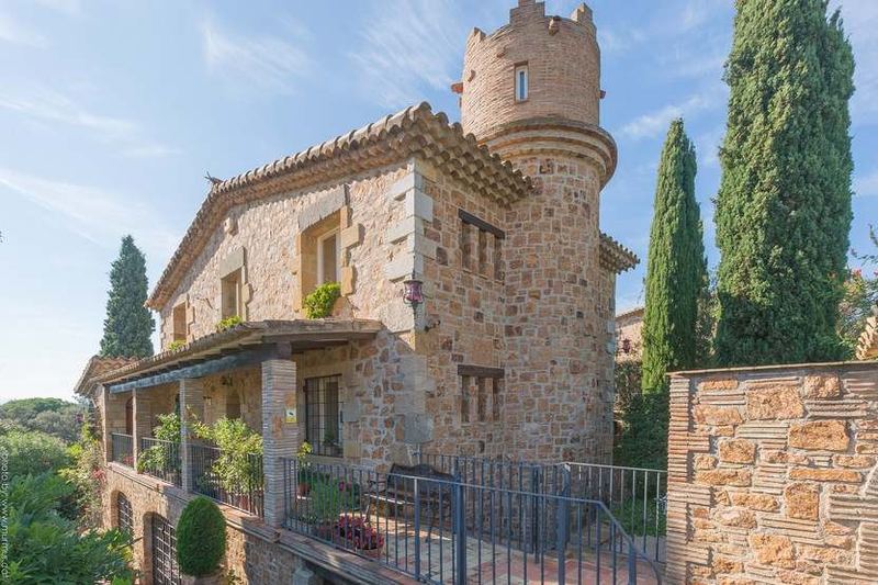 €1 900 000 · Вилла · 511 м² · Platja d'aro — Noticasa