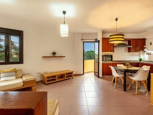 €370 000 · Таунхаус · 92 м² · Adeje — Noticasa