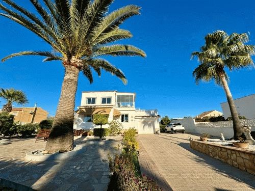 €650 000 · Вилла · 242 м² · Alfaz del Pi — Noticasa