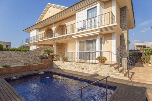 €435 000 · Таунхаус · 240 м² · Salou — Noticasa