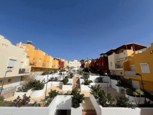 €365 000 · Таунхаус · 120 м² · Adeje — Noticasa