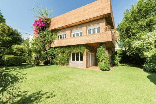 €3 200 000 · Вилла · 706 м² · Barcelona — Noticasa