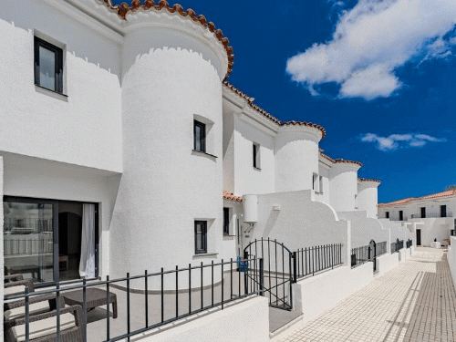 €295 000 · Таунхаус · 126 м² · Adeje — Noticasa