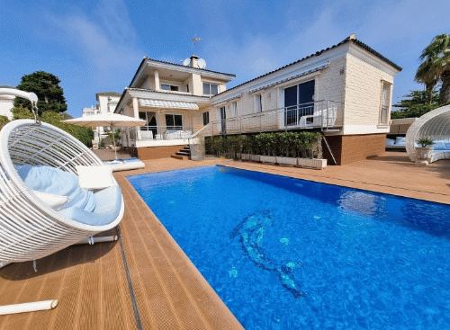 €1 300 000 · Вилла · 380 м² · Ла Мата — Noticasa