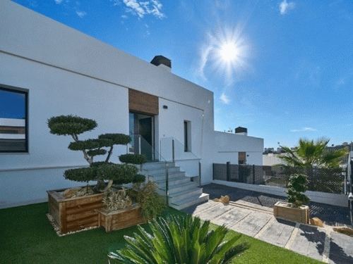 €585 000 · Вилла · 120 м² · Finestrat — Noticasa