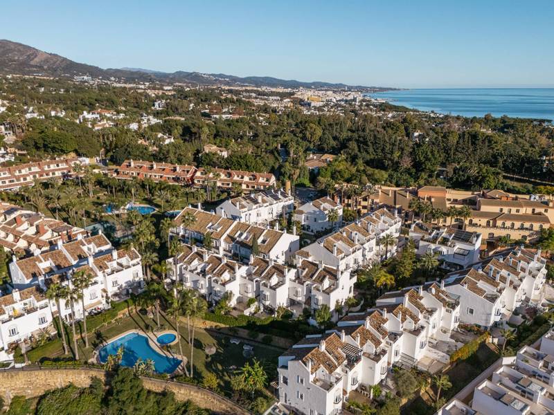 €1 950 000 · Таунхаус · 352 м² · Марбелья — Noticasa — фото 4
